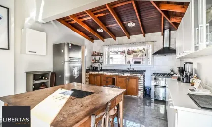 Casa com 3 quartos à venda na Avenida Felipe Weimann, 138, Santa Tereza, Porto Alegre