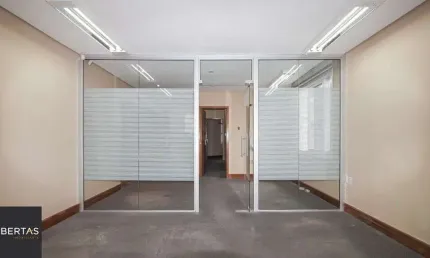 Sala comercial à venda na Avenida Benjamin Constant, 1066, São João, Porto Alegre
