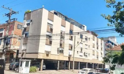 Vende Cobertura, 2 quartos, 2 vagas de garagem com terraço no bairro Santana.