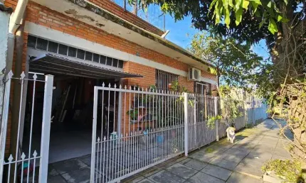 Casa com 3 quartos à venda na Rua Israel Starosta, 4203, Restinga, Porto Alegre