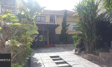 Casa comercial e residencial no bairro Vila Ipiranga