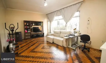 Imóvel com localização estratégica e versátil no coração do bairro glória