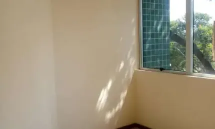 Sala comercial à venda, localizada no coração de canoas, rio grande do sul. este imóvel espaçoso e moderno conta com 1 quarto, 1 banheiro e uma vista panorâmica deslumbrante