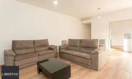 Amplo apartamento no bairro petrópolis com 2 vagas de garagem