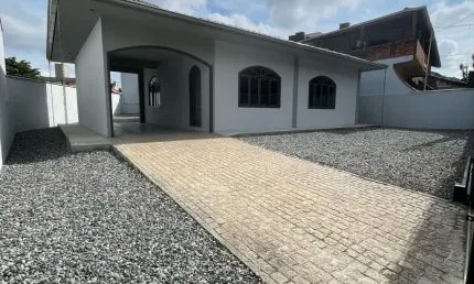 Casa com 3 quartos à venda na Rua Inconfidentes, 163, Bom Retiro, Joinville