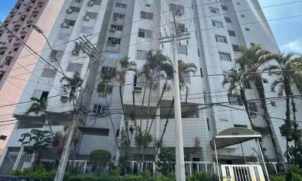 ÚNICO - 2 DORMITÓRIOS, 2 BANHEIROS EM PRÉDIO COM PISCINA