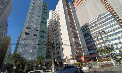 2 dormitórios com dependencia completa em prédio frente mar na ponta da praia em santos!