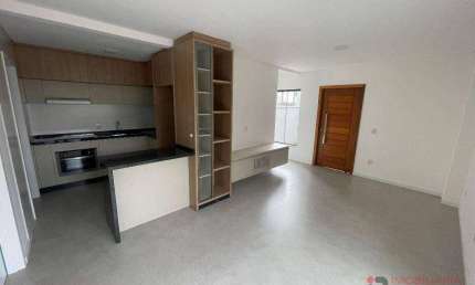 Casa com 2 dormitórios para alugar, 94 m² por R$ 3.200 + taxas/mês - Costa e Silva - Joinville/SC