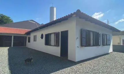 Casa com 3 dormitórios à venda, 151 m² por R$ 650.000,00 - Santo Antônio - Joinville/SC