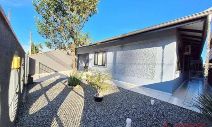 Casa com 3 dormitórios à venda, 155 m² por R$ 630.000,00 - Jardim Sofia - Joinville/SC