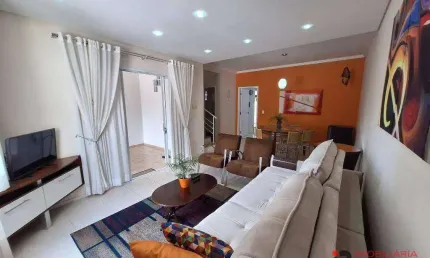 Casa com 3 dormitórios à venda, 136 m² por R$ 760.000,00 - Bom Retiro - Joinville/SC