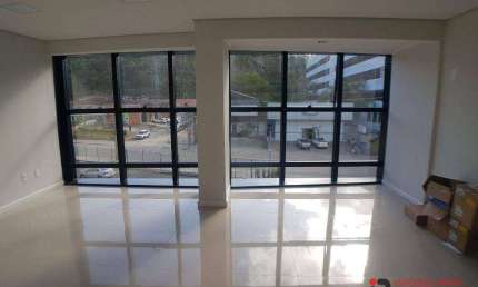 Sala para alugar, 27 m² por R$ 1.500 + taxas/mês - Santo Antônio - Joinville/SC