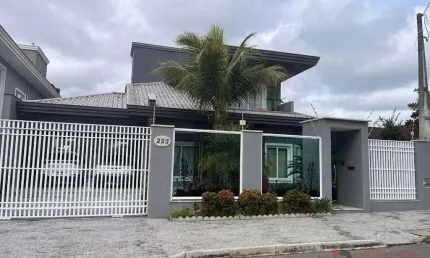 Casa com 3 quartos à venda na Rua Francisco Eberhardt, 223, Centro, Joinville