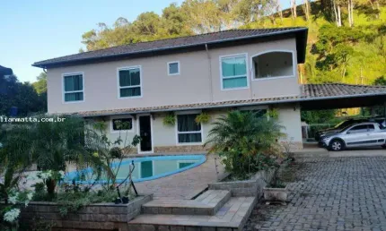 Casas 3 e 4 Quartos para Venda em Juiz de Fora, Barão do Retiro, 3 dormitórios, 3 suítes, 7 banheiros, 2 vagas