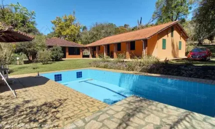 Sítio para Venda em Pinhalzinho, Zona Rural, 2 dormitórios, 1 suíte, 3 banheiros, 2 vagas