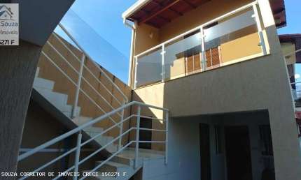Casa para Venda em Pinhalzinho, Centro, 2 dormitórios, 1 suíte, 3 banheiros, 2 vagas