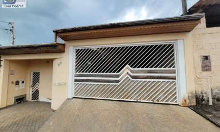 Casa para Venda em Pinhalzinho, Centro, 4 dormitórios, 1 suíte, 4 banheiros, 2 vagas