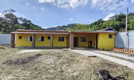 Chácara para Venda em Pinhalzinho, Zona Rural, 2 dormitórios, 2 suítes, 3 banheiros, 1 vaga