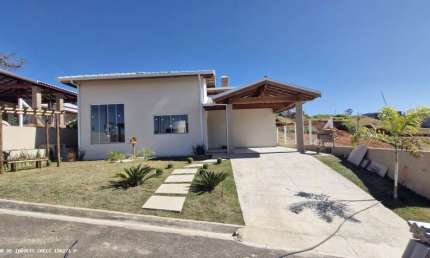 Chácara para Venda em Pinhalzinho, Centro, 3 dormitórios, 3 suítes, 4 banheiros, 1 vaga