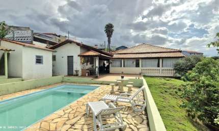 Chácara para Venda em Pinhalzinho, Zona Rural, 4 dormitórios, 2 suítes, 4 banheiros, 3 vagas