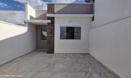 Casa para Venda em Pinhalzinho, Centro, 2 dormitórios, 1 suíte, 2 banheiros, 2 vagas