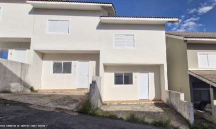 Casa para Venda em Pinhalzinho, Centro, 2 dormitórios, 1 banheiro, 1 vaga