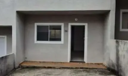 Casa para Venda em Pinhalzinho, 2 dormitórios, 2 banheiros, 1 vaga