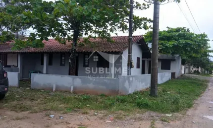 Duas Casas no mesmo Terreno no Bairro Praia Grande em SF