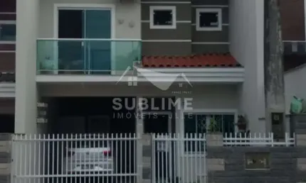 Casa com 3 quartos à venda no Petrópolis, Joinville 