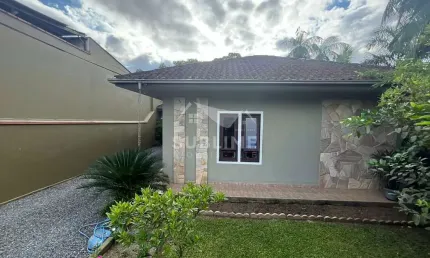 Casa com 3 quartos à venda na Vila Nova, Joinville 