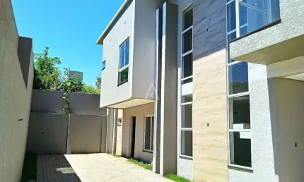 Sobrado 3 quartos à venda no Bairro ALTO ALEGRE em CASCAVEL por R$ 460.000,00