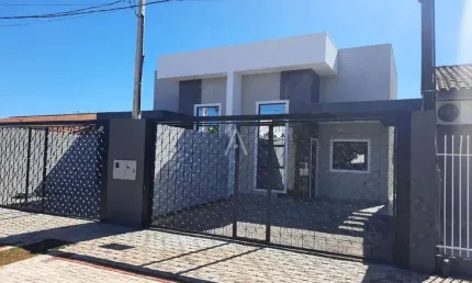 Casa a venda com piscina e área gourmet no Bairro Periollo em Cascavel-PR.