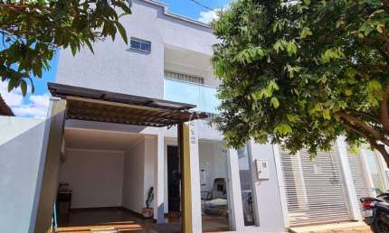 Sobrado 3 quartos à venda no Bairro JARDIM EUROPA em TOLEDO por R$ 300.000,00
