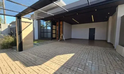 Belíssima casa com 3 quartos e piscina à venda no Bairro VILA INDUSTRIAL em TOLEDO por R$ 1.600.000,00