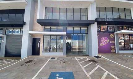 Sala comercial superior para locação no Periolo em Cascavel.