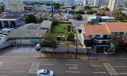 Excelente terreno à venda no Centro em Cascavel - PR com 1848m²