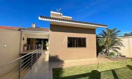 Casa Residencial 4 quartos à venda no Bairro UNIVERSITARIO em CASCAVEL por R$ 890.000,00