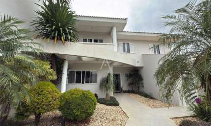 Sobrado à venda com piscina, 3 quartos e 1 suíte no bairro Tropical, em Cascavel - Pr., por R$ 2.100.000,00