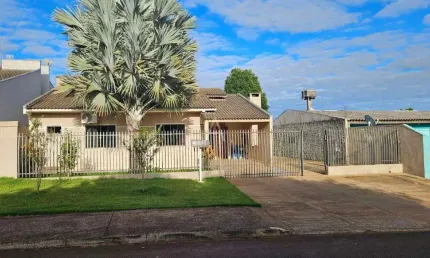 Casa à venda com 1 suíte e 2 quartos, localizada no Bairro Morumbi, em Cascavel - Pr., por R$ 470.000,00