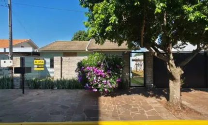 Casa com 3 quartos para alugar na Rua Presidente Ranieri Mazzili, Jardim Pancera, Toledo