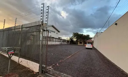 Casa comercial para locação no bairro cancelli em cascavel