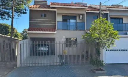 Sobrado 3 quartos à venda no bairro jardim gisela em toledo por r$ 650.000,00
