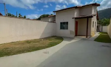 Casa com 2 dormitórios à venda, 240m² por R$ 450.000 - Itaocaia Valley (Itaipuaç