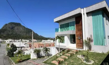 Casa de alto padrão com 4 dormitórios à venda, 360² por R$1.600.000 - Cond. Sola