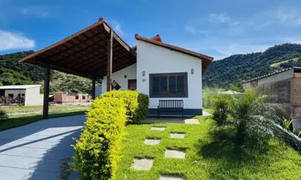 Linda casa com 3 dormitórios á venda, 360m² por R$ 499.000 - Cond. Vivere (São J
