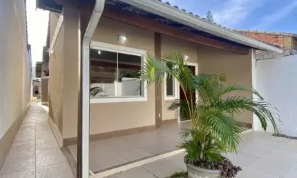 Excelente duplex com 3 dormitórios à venda, 240m² por R$ 540.000 - Barroco (Itai