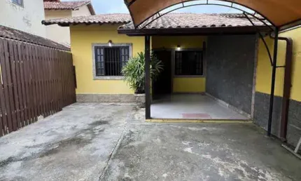 Casa com 4 dormitórios à venda, 300m² por R$580.000 - Barroco (Itaipuaçu) - Mari