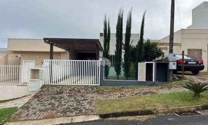 Casa com 2 quartos para alugar na Rua Zamir José Borsatti, 356, Fraron, Pato Branco, 53 m2 por R$ 1.500