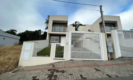 Casa com 3 quartos para alugar na RUA REGINA CAGNINI PELOSO, 446, São Francisco, Pato Branco, 108 m2 por R$ 2.800