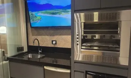 Apartamento à venda na ponta da praia – santos/sp 2 suítes | sacada gourmet | totalmente mobiliado | reformado